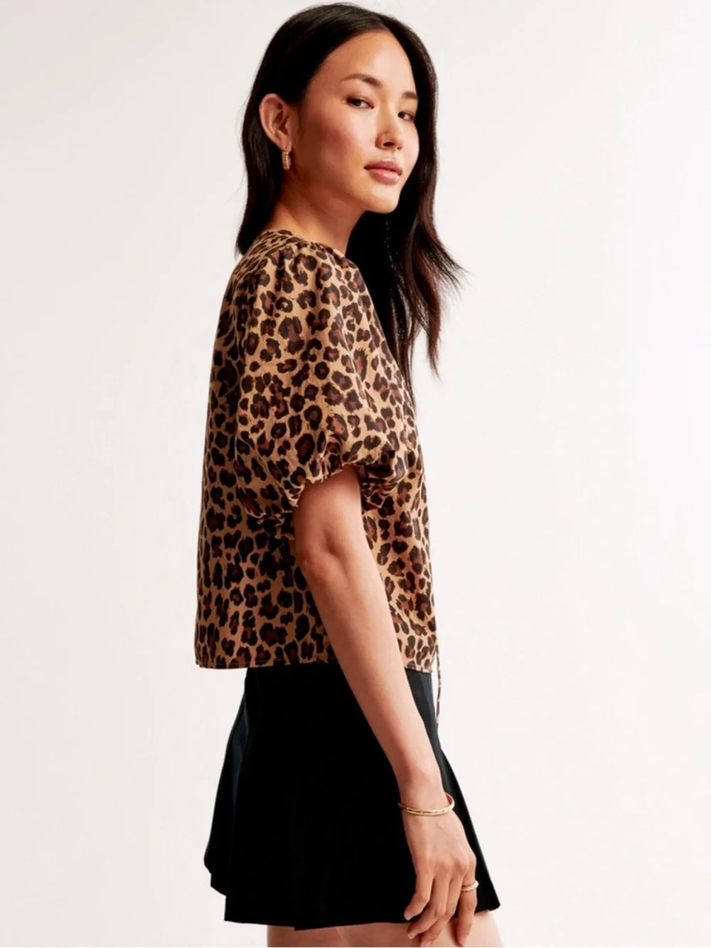 Abercrombie and Fitch Short Sleeve Tie Front Top Leopard - Sz medium